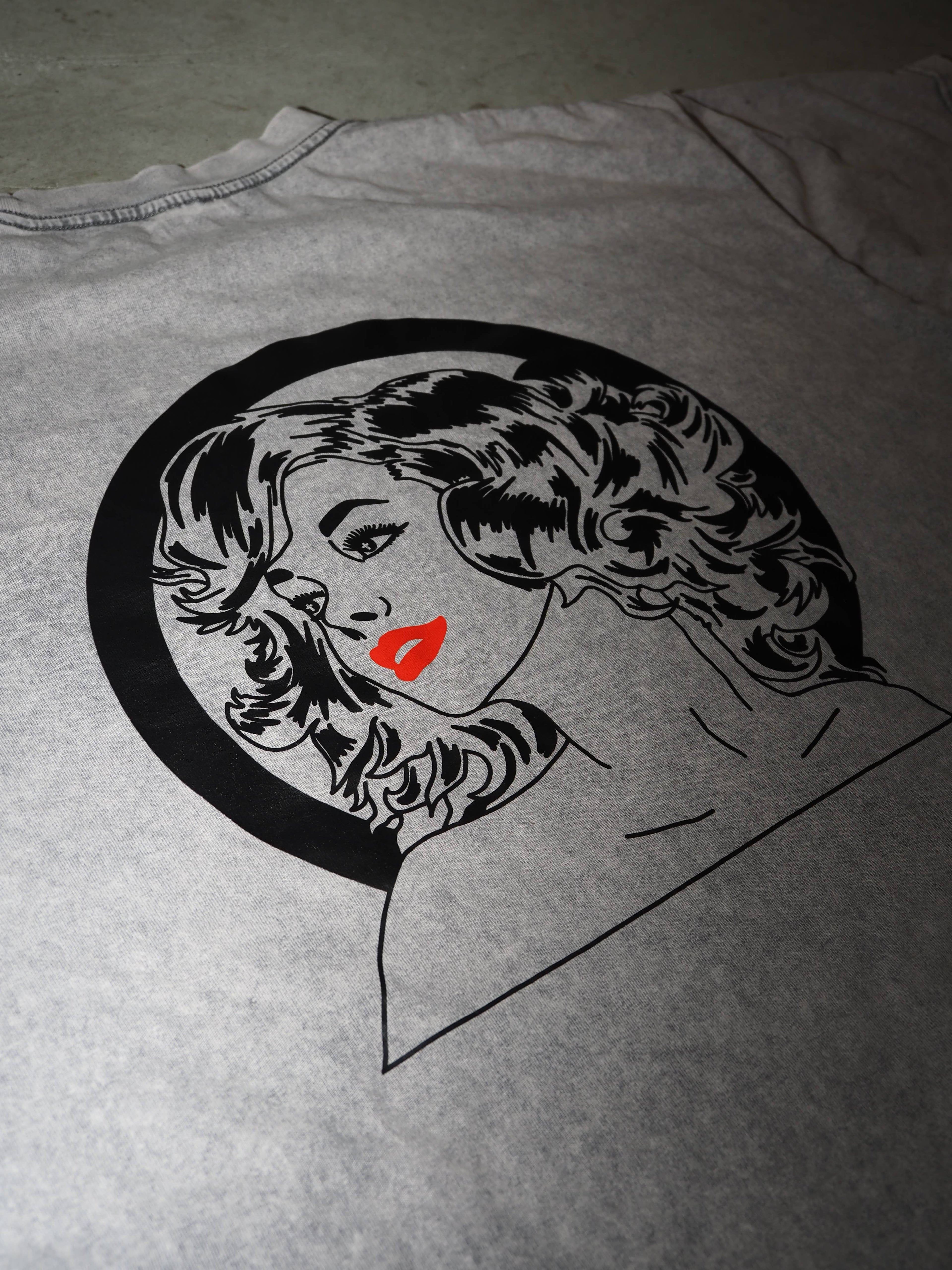 MRDRD PIN-UP WASHED T